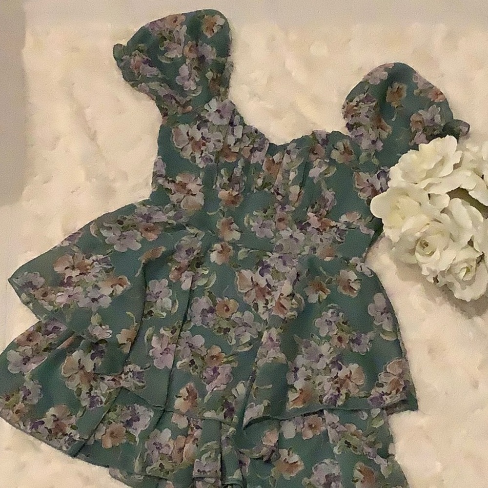 Preloved inspired heart size small floral dress